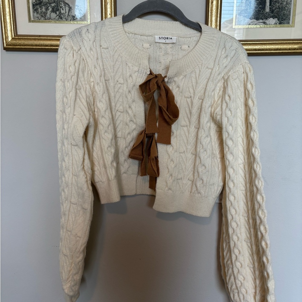 Storia Ivory Cable Knit Cardigan with Brown/Tan Bow